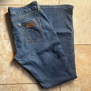 Wrangler Women's Boot Cut Jeans 7/8 x 34